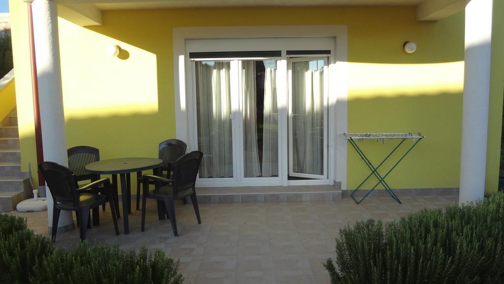 Apartments Laura I Angelina Tribalj Szoba fotó